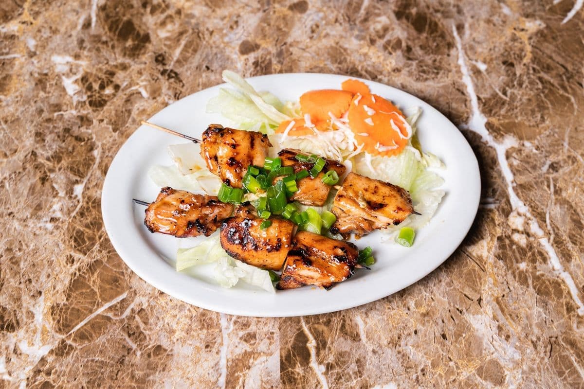 4. Brochettes de poulet au miel BBQ / Honey Garlic Grilled Chicken Brochette (2 pcs)鸡串