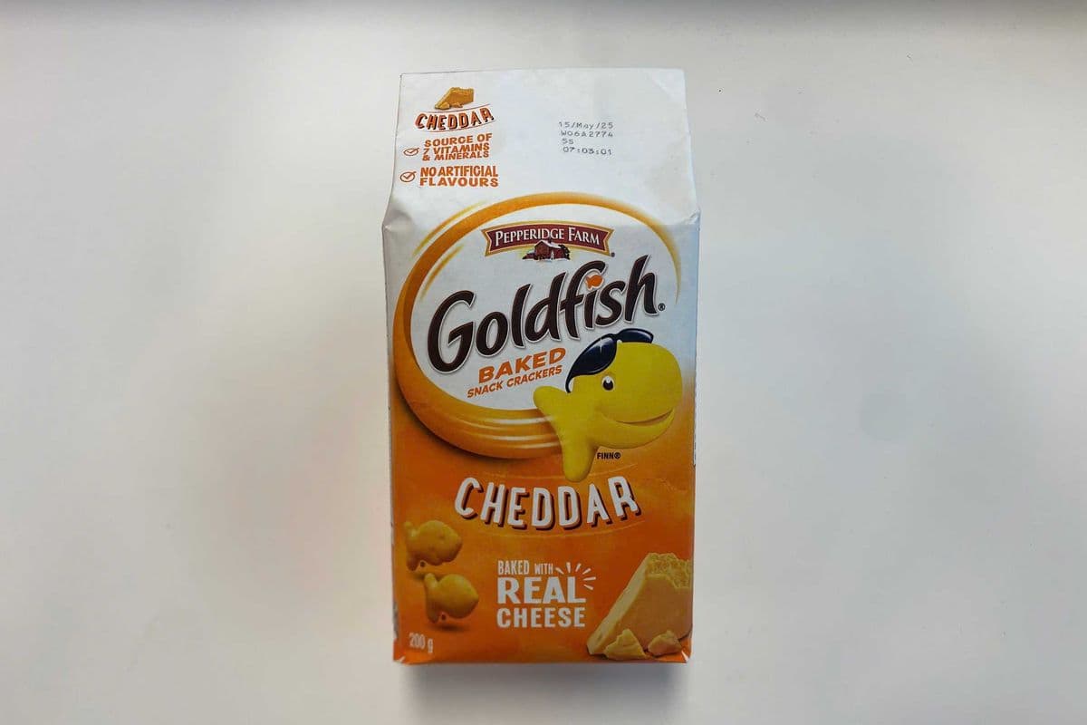 Gold Fish Cheddar Crackers (200g) (140 Cal)