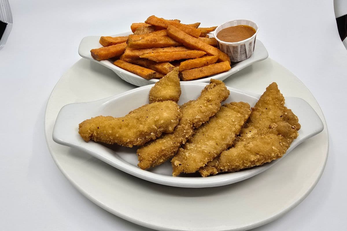 Chicken Fingers (4 pcs) & Sweet Potato Fries