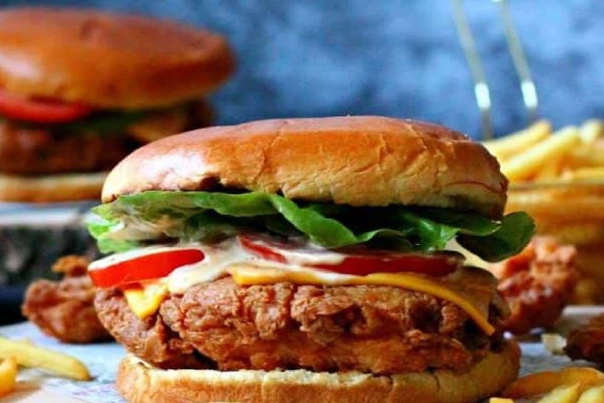 Day & Night ***DEAL*** Crispy Chicken Burger