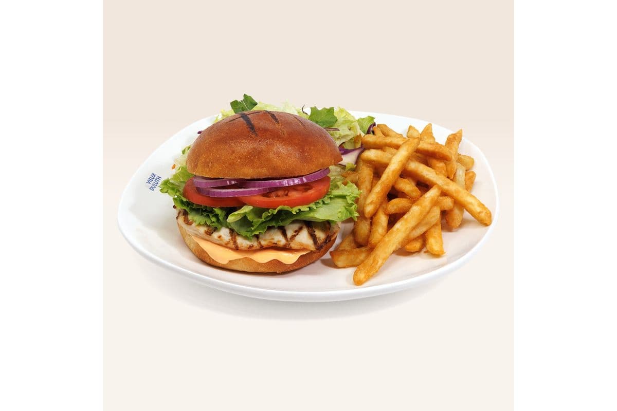 Burger au poulet avec frites / Chicken Burger with Fries