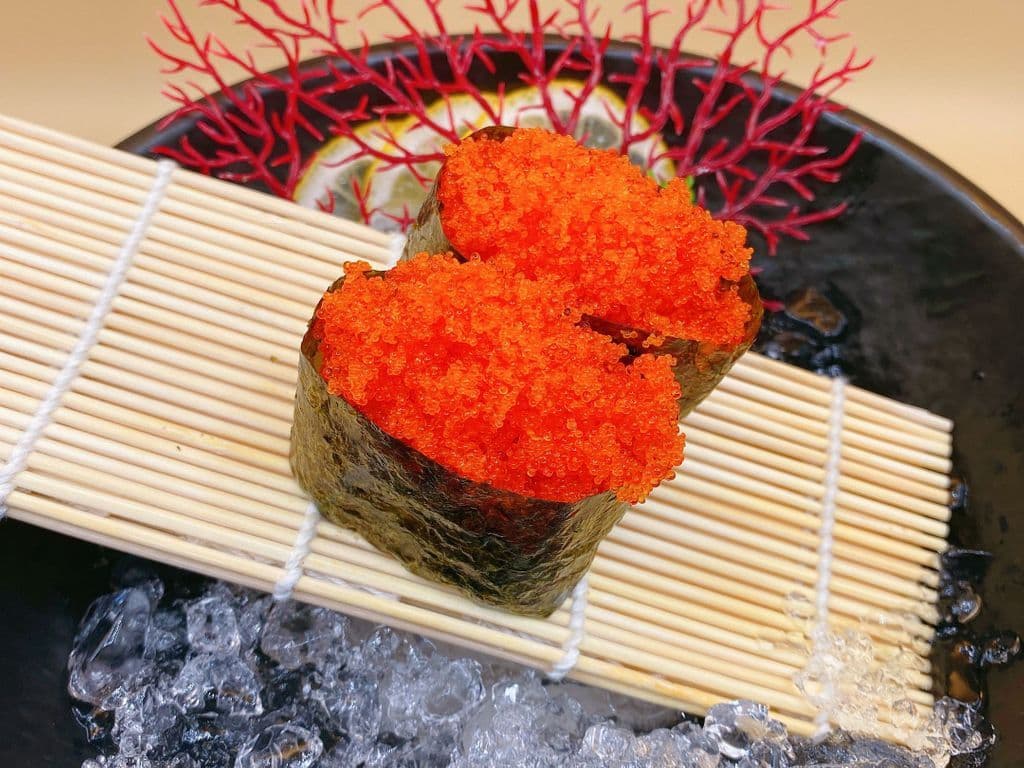 Tobiko Sushi (2pcs)
