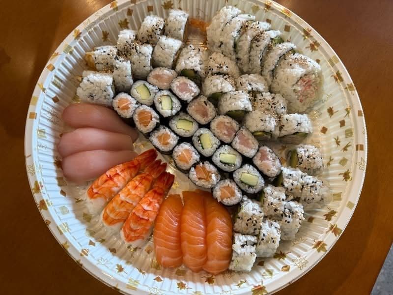 Tray A (48 pcs, 9pcs nigiri)