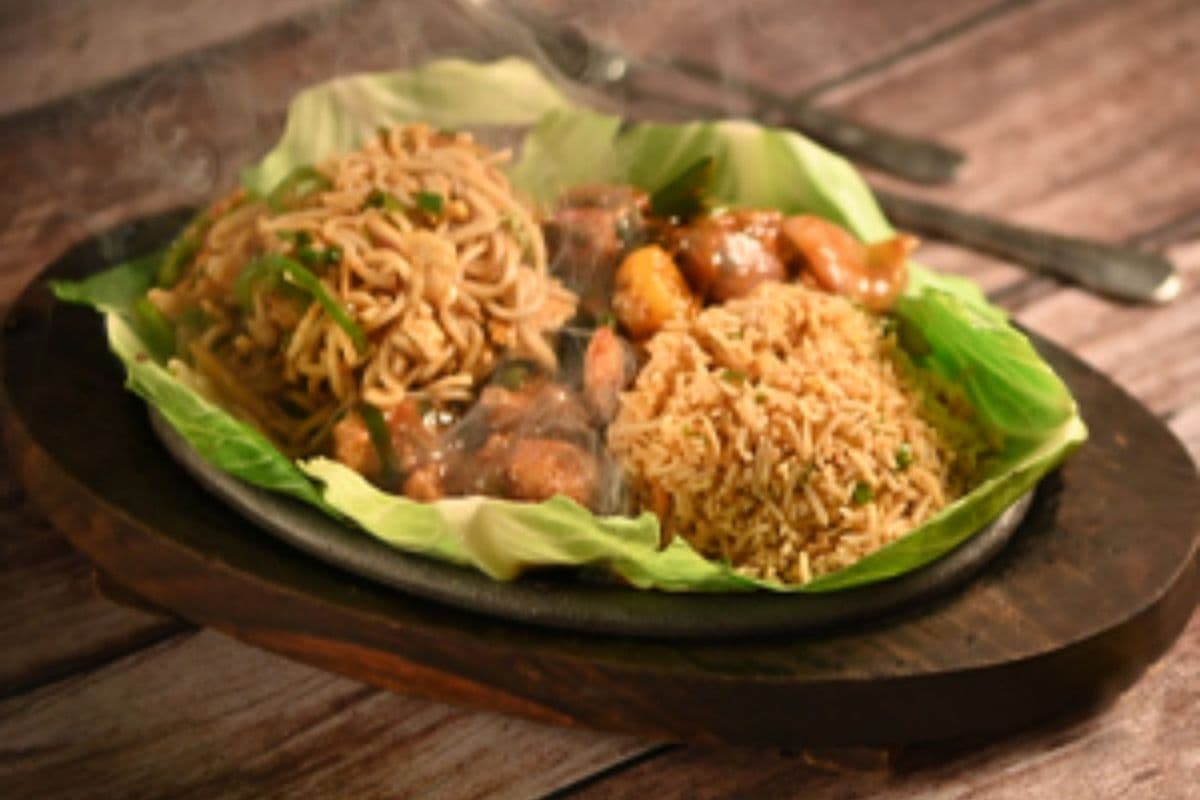 ASSORTED NON-VEGETARIAN BAR-BE-CUE SIZZLER (Chicken & Fish)