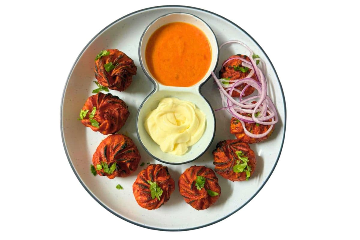 Tandoori Paneer Momos (8 pcs)