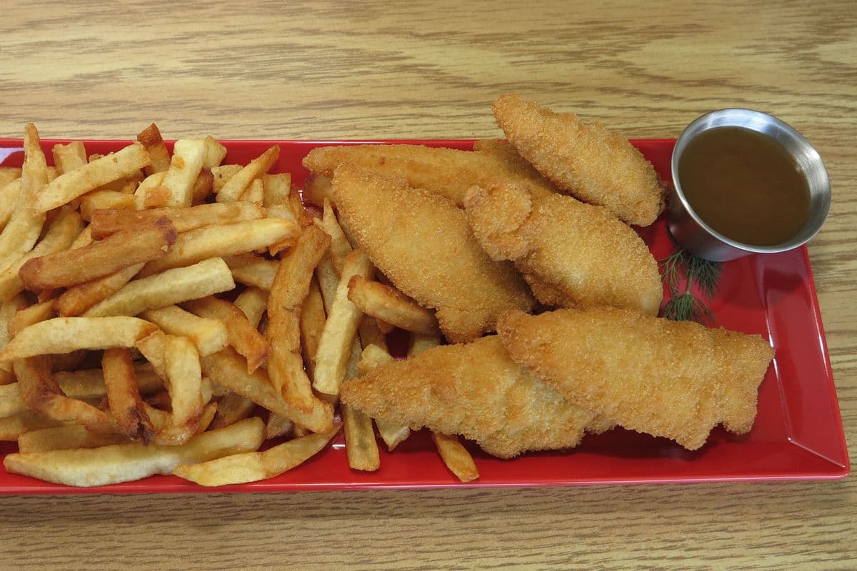 Chicken Fingers (6 pcs) + Chips