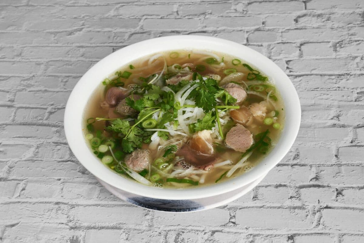 Special Rice Noodle Soup / Phở Đặc Biệt