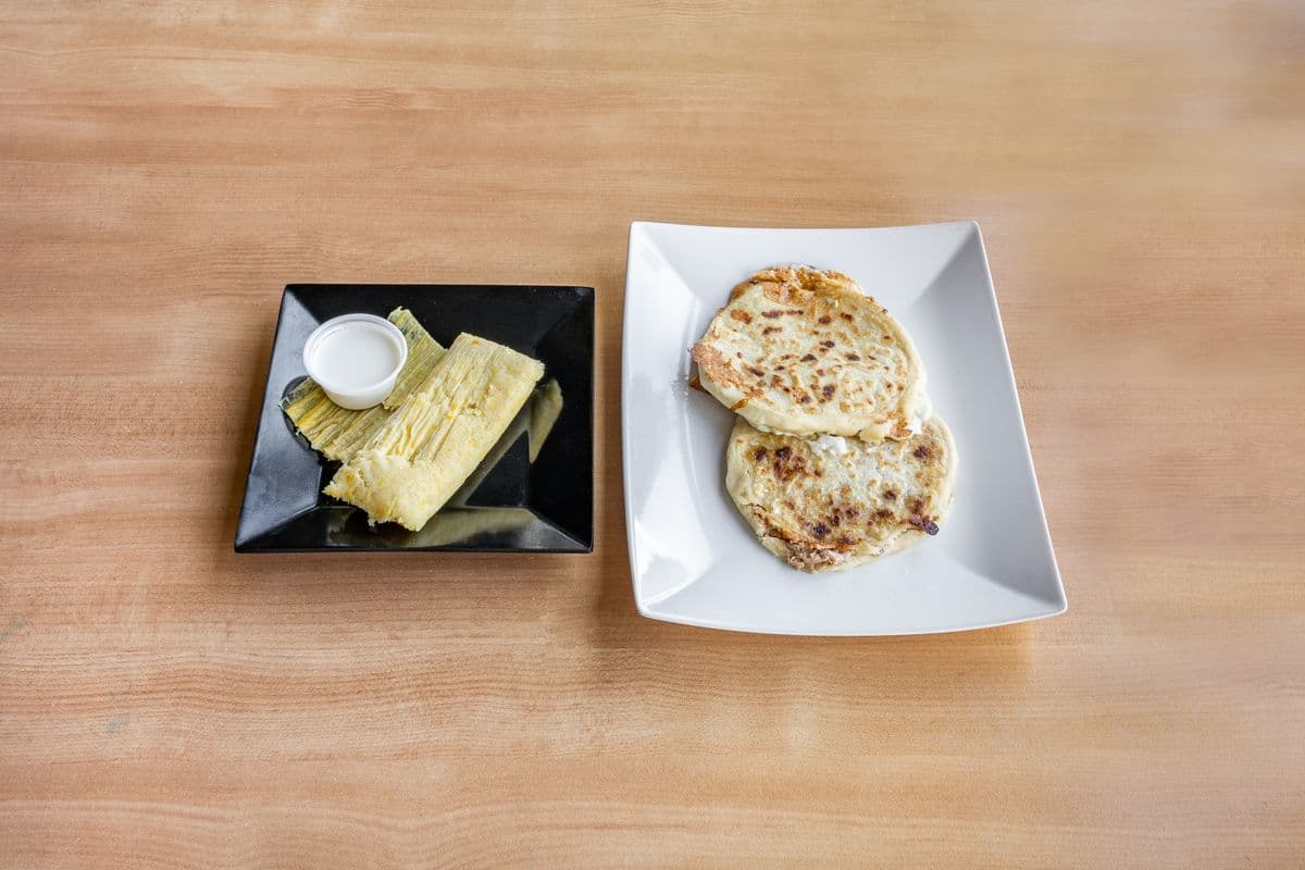 1. 2 Pupusas, 1 Tamal