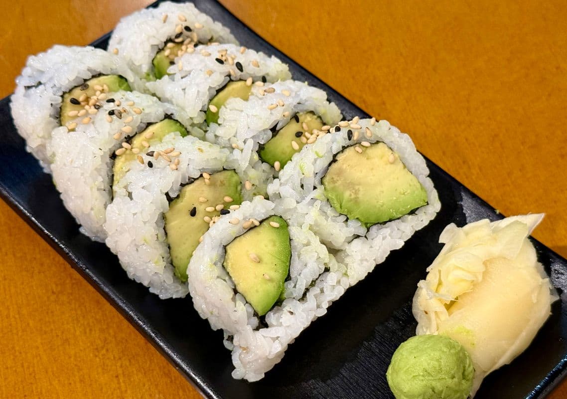 Avocado Roll (8 pcs)