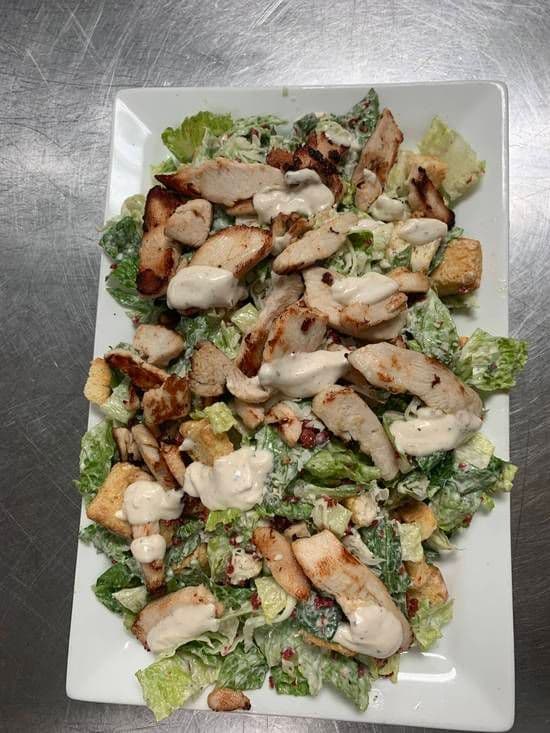 SALADE CÉSAR AVEC POULET GRILLÉ / SALADE CÉSAR AVEC POULET GRILLÉ