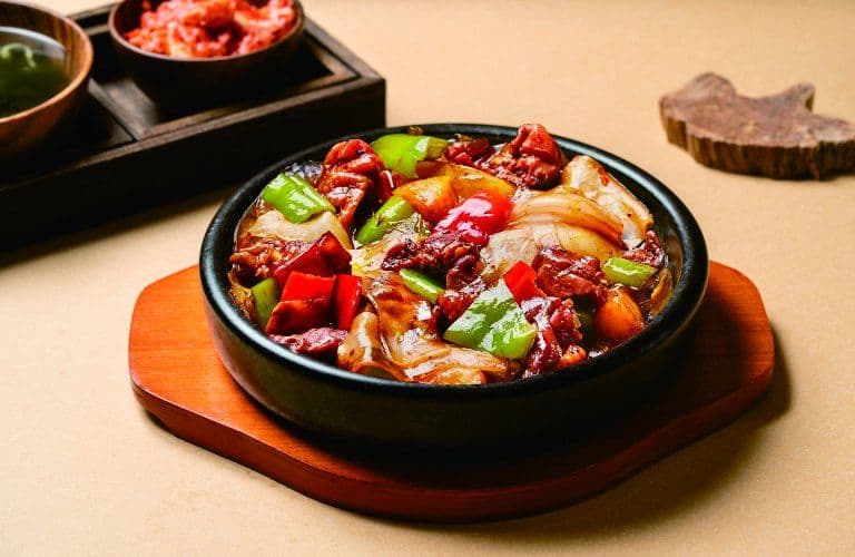 Wide Vermicelli Chicken / 老柴房粉皮鸡煲