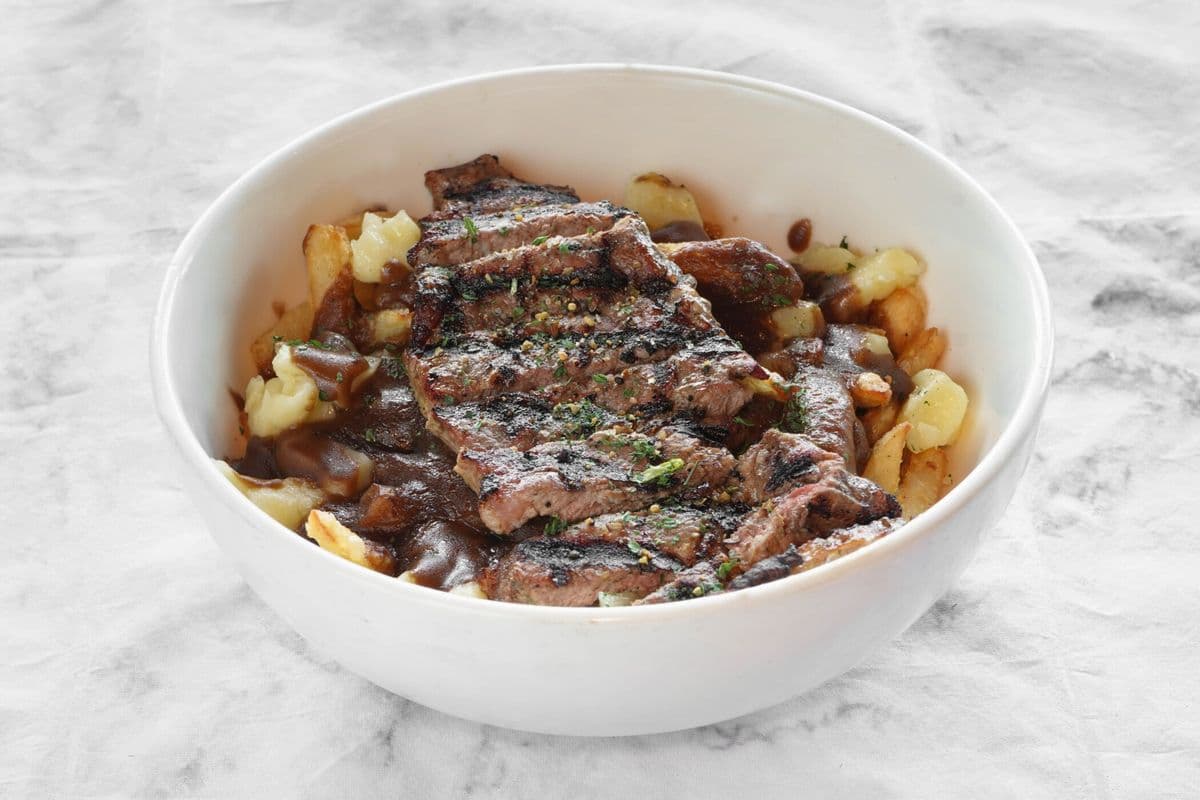 Steak Frites Poutine