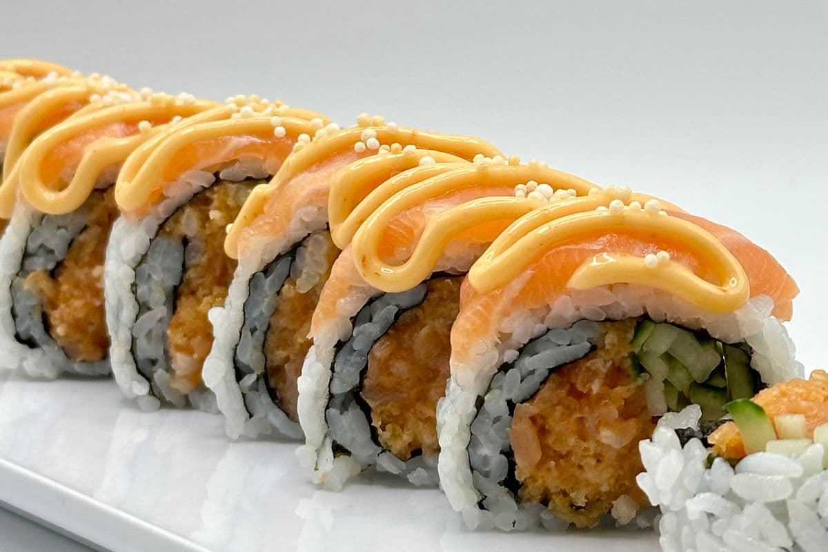 Super Salmon Roll (10pc)