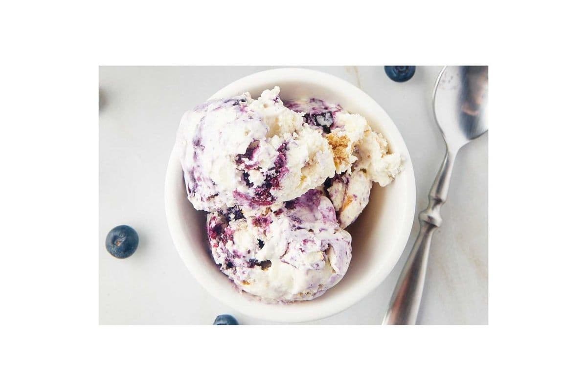 Scoop Ice Cream Blueberry Cheese Cake (Medium Cup)