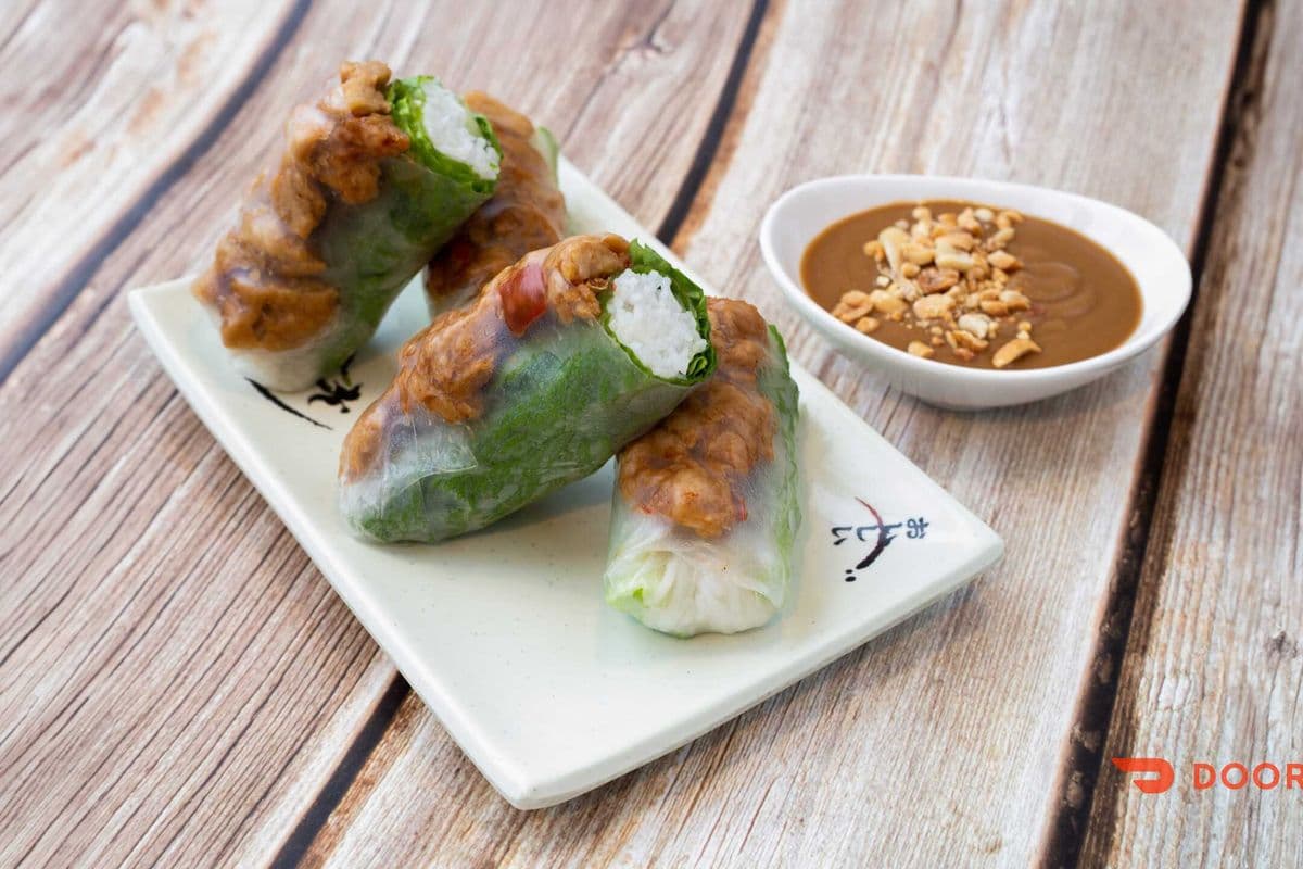 Vegan Ginger Chicken Salad Rolls (2 Rolls)