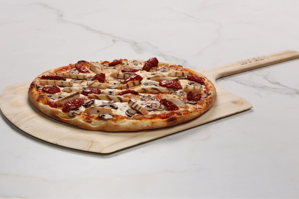 11'' Gluten-Friendly Asiago Chicken Gourmet Pizza (8 Slices)