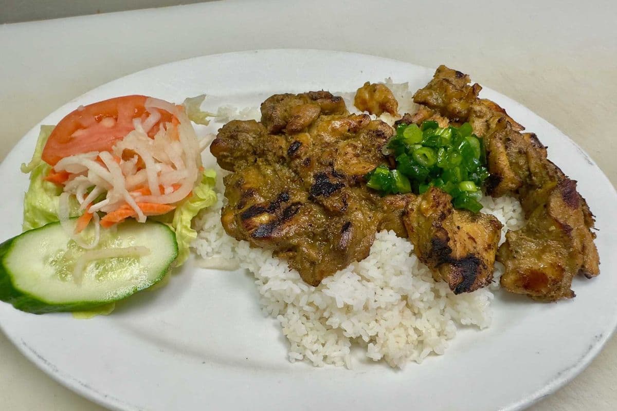 C2. Steamed Rice with Grilled Chicken (Com Ga Nuong)