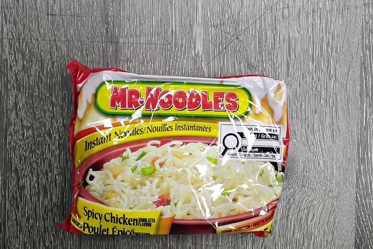 Mr. Noodle instant noodle spicy chicken (85g)