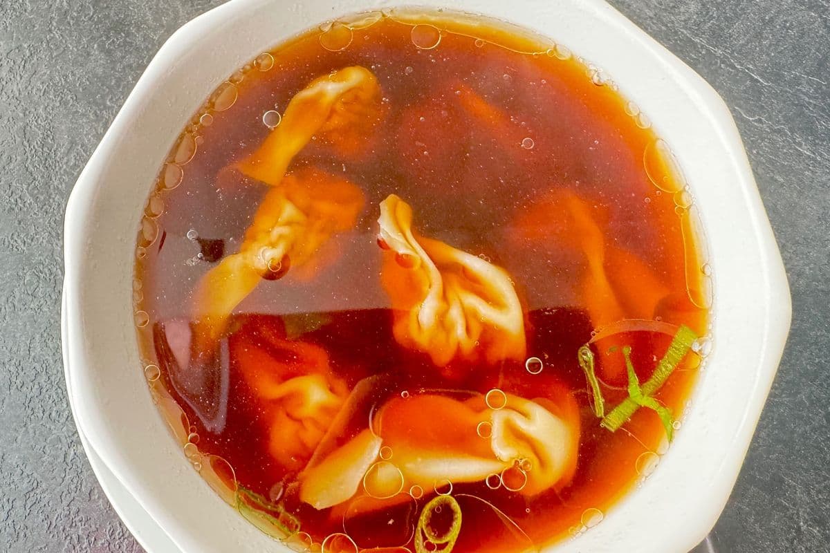 4. Wonton Soup (8 pcs)