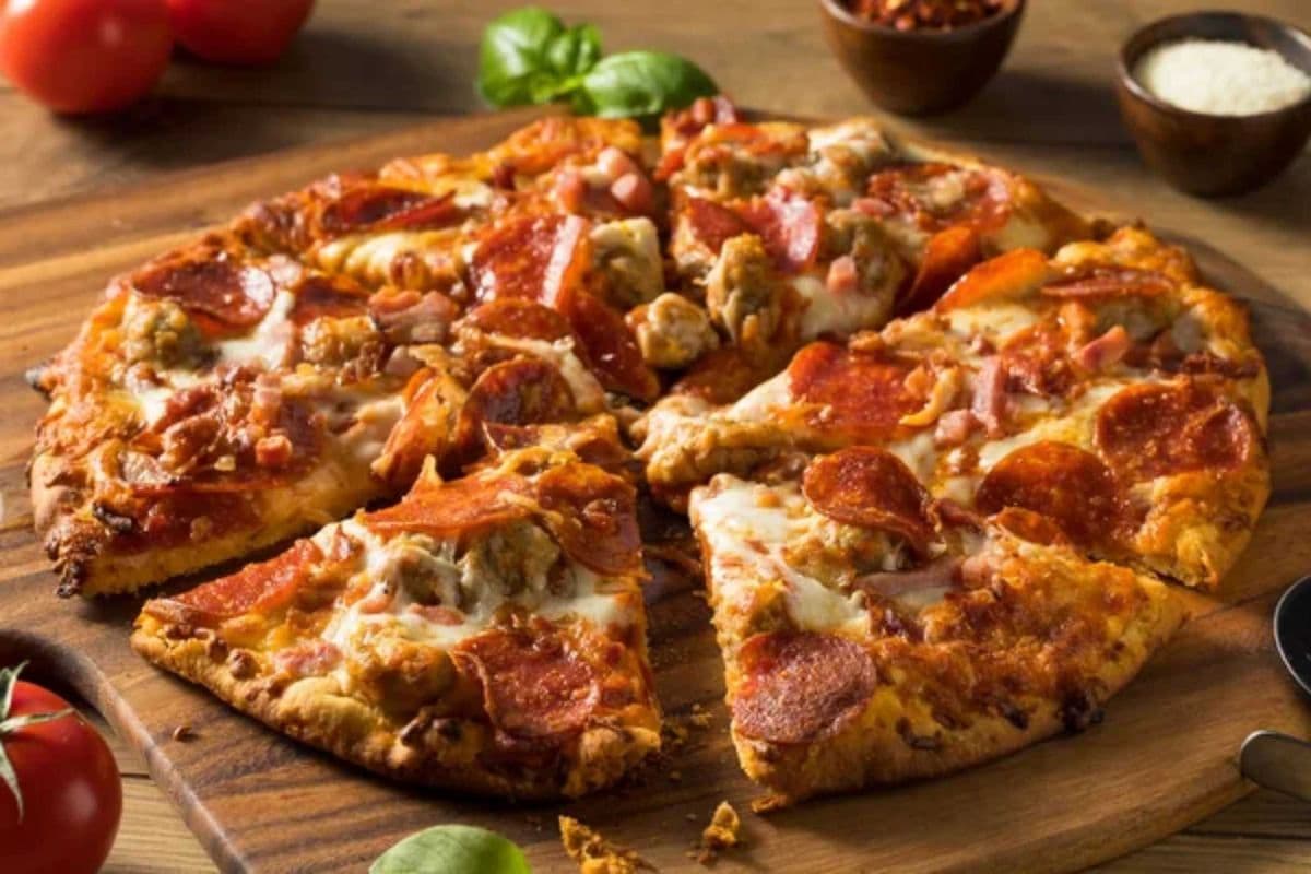 Grilled Chicken Pizza (100% Halal)