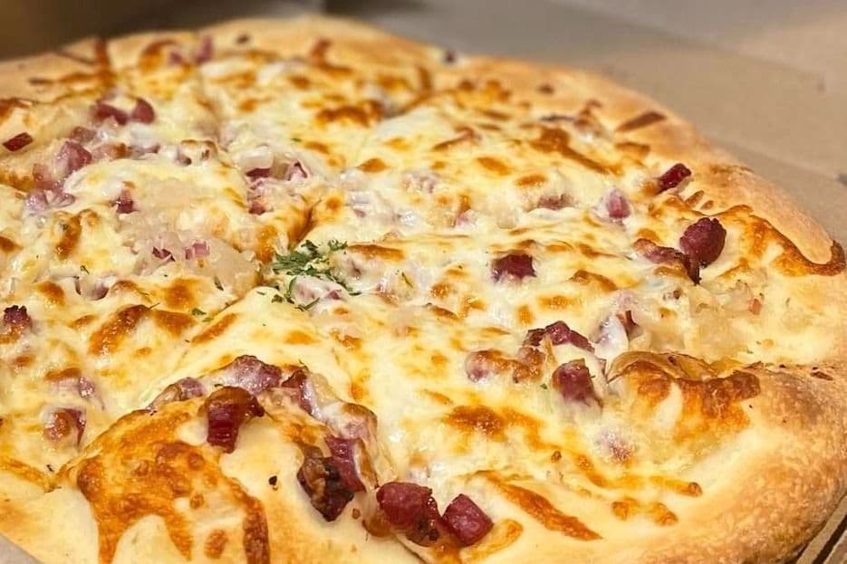 Petite pizza reuben / Small Reuben Pizza