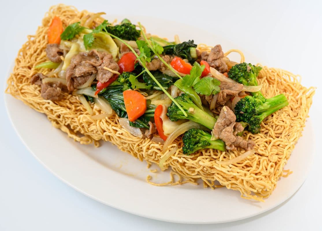 90. Stir-Fried Beef and Vegetables on Crispy Egg Noodle