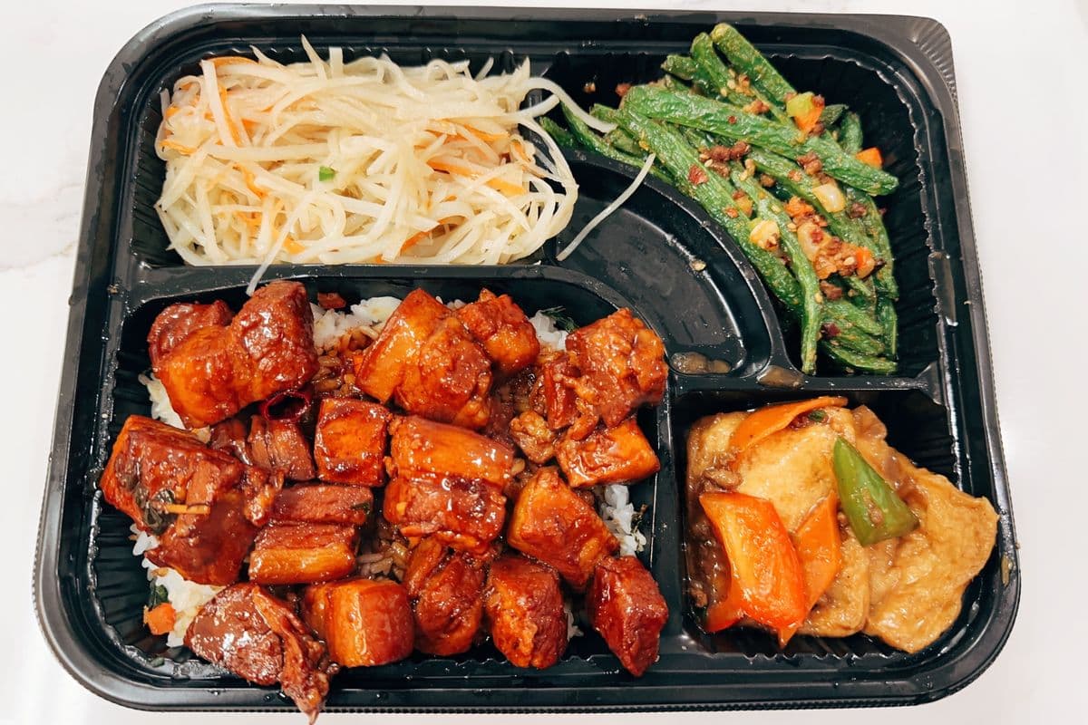 Red Braised Pork Bento 红烧肉饭
