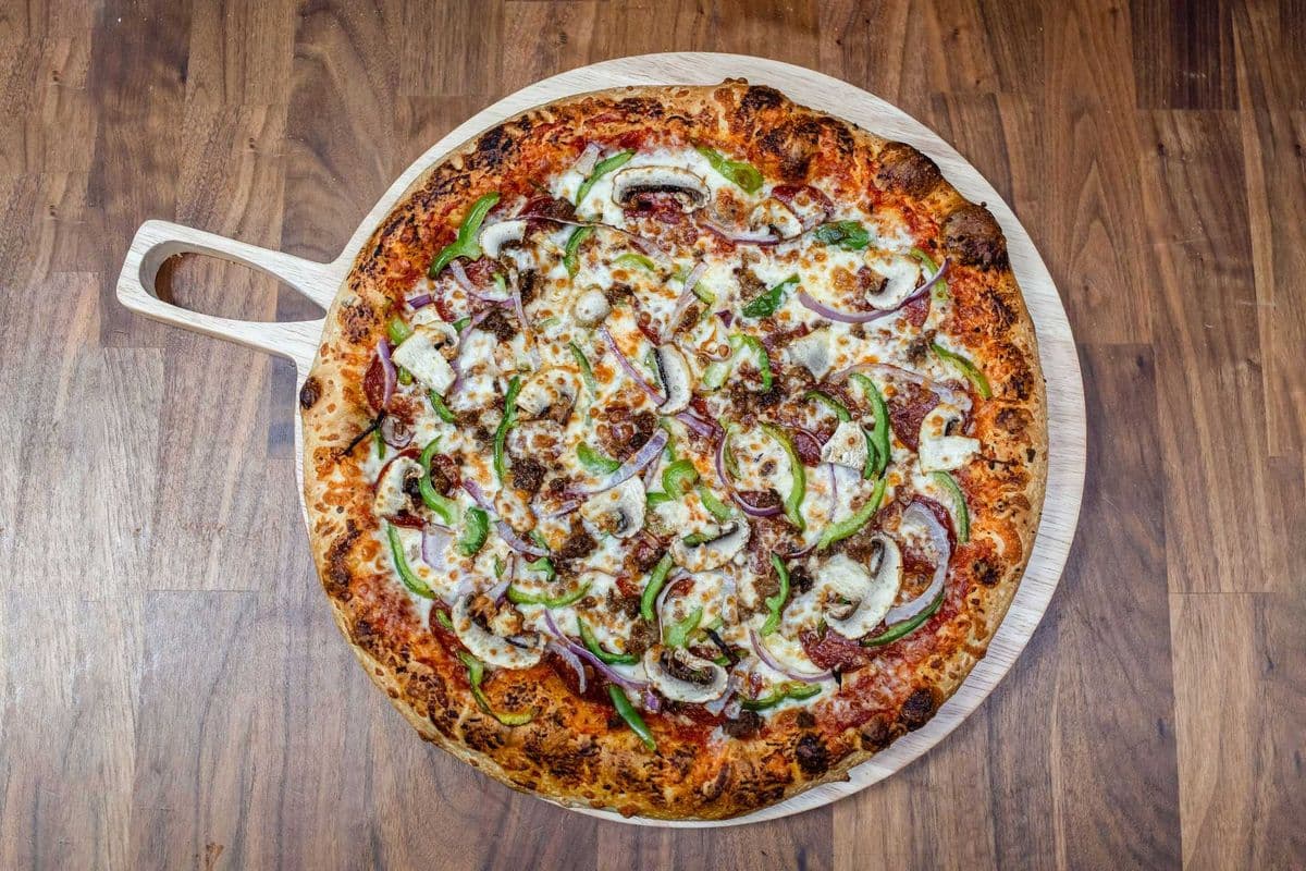 Deluxe Pizza (12" Medium)