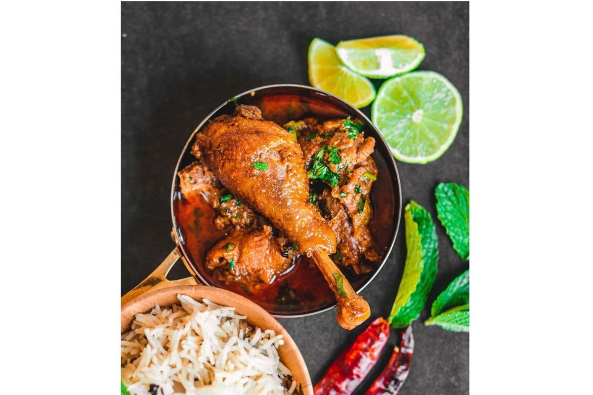Chicken Curry with Rice/ Naan Combo