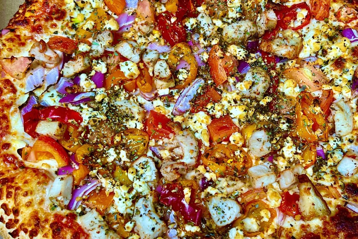 12" Medium Chicken Mediterranean Pizza