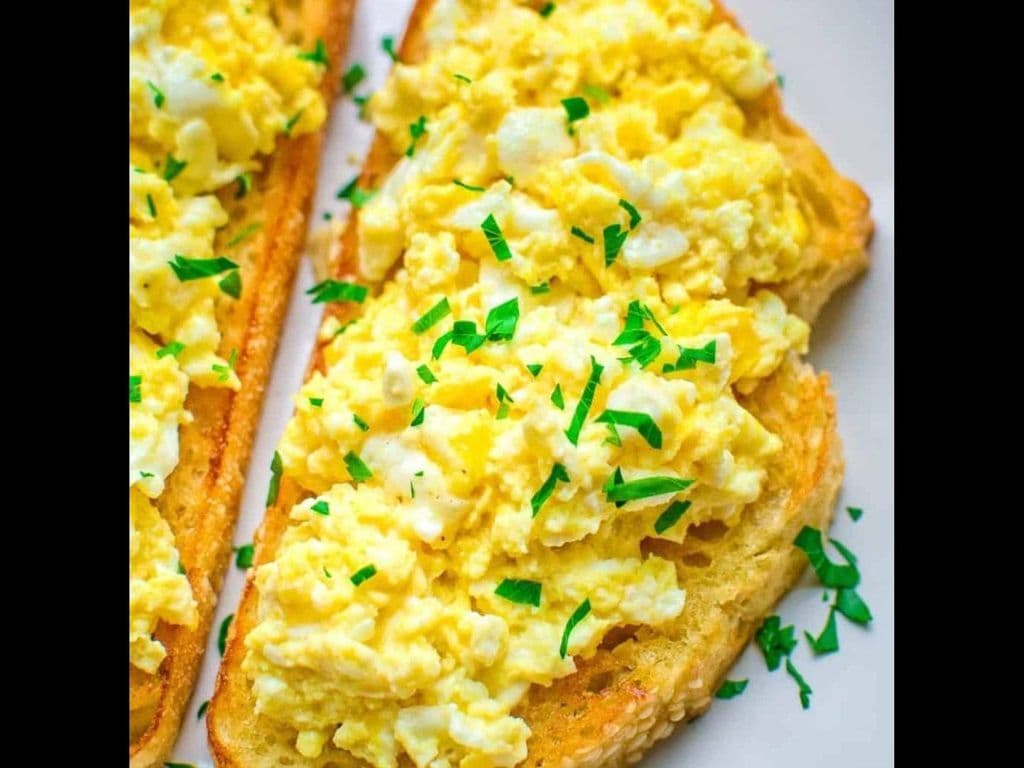 Scrambled Eggs & Toast
