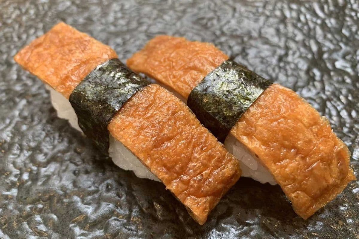 H12. Tofu (2pcs) 甜⾖腐寿司