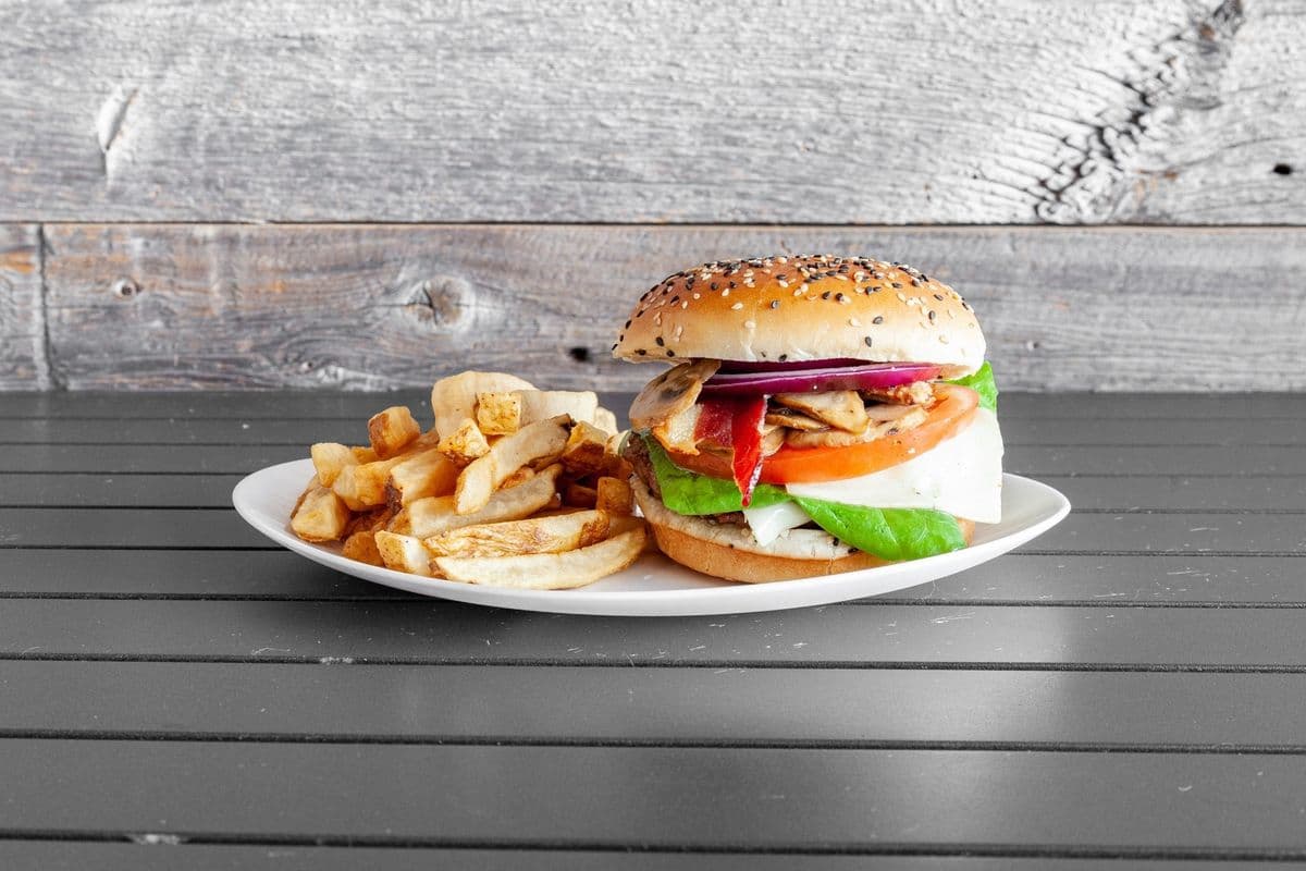 Republik Ultimate Burger and Fries (6oz)