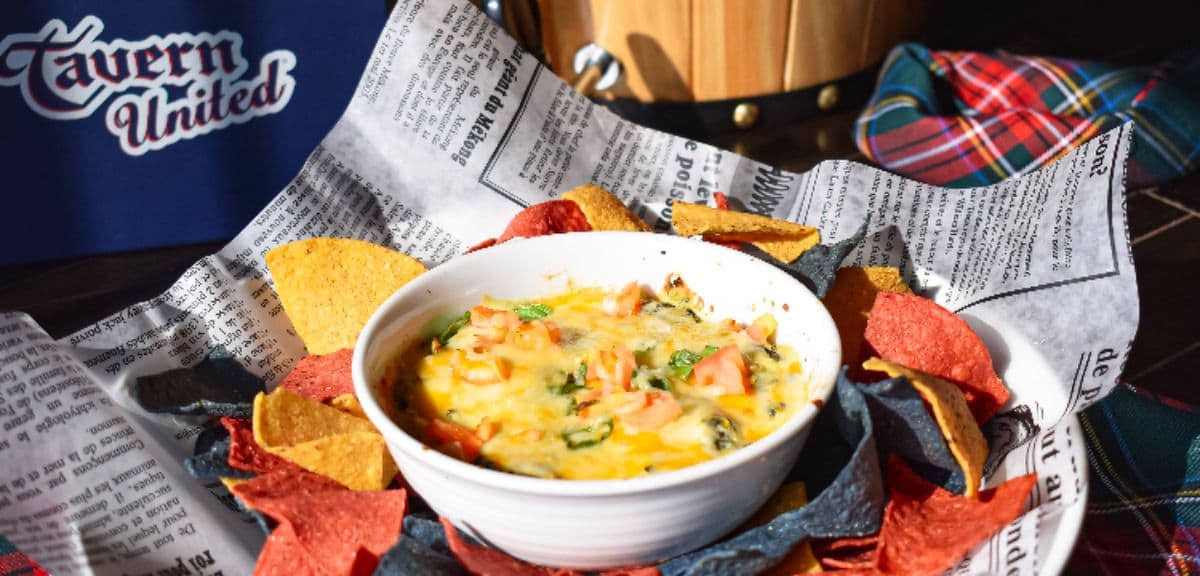 Cheesy Artichoke & Spinach Dip