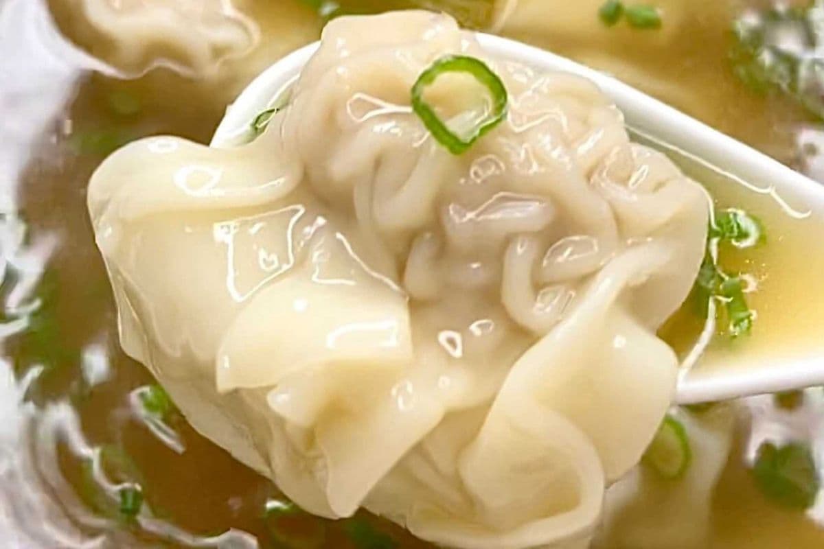 wonton soup (10 pcs)