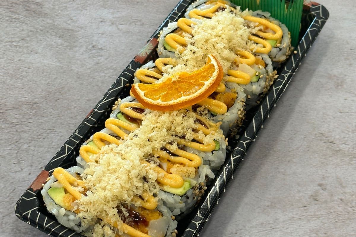 Spicy Scallop Roll (8pc)