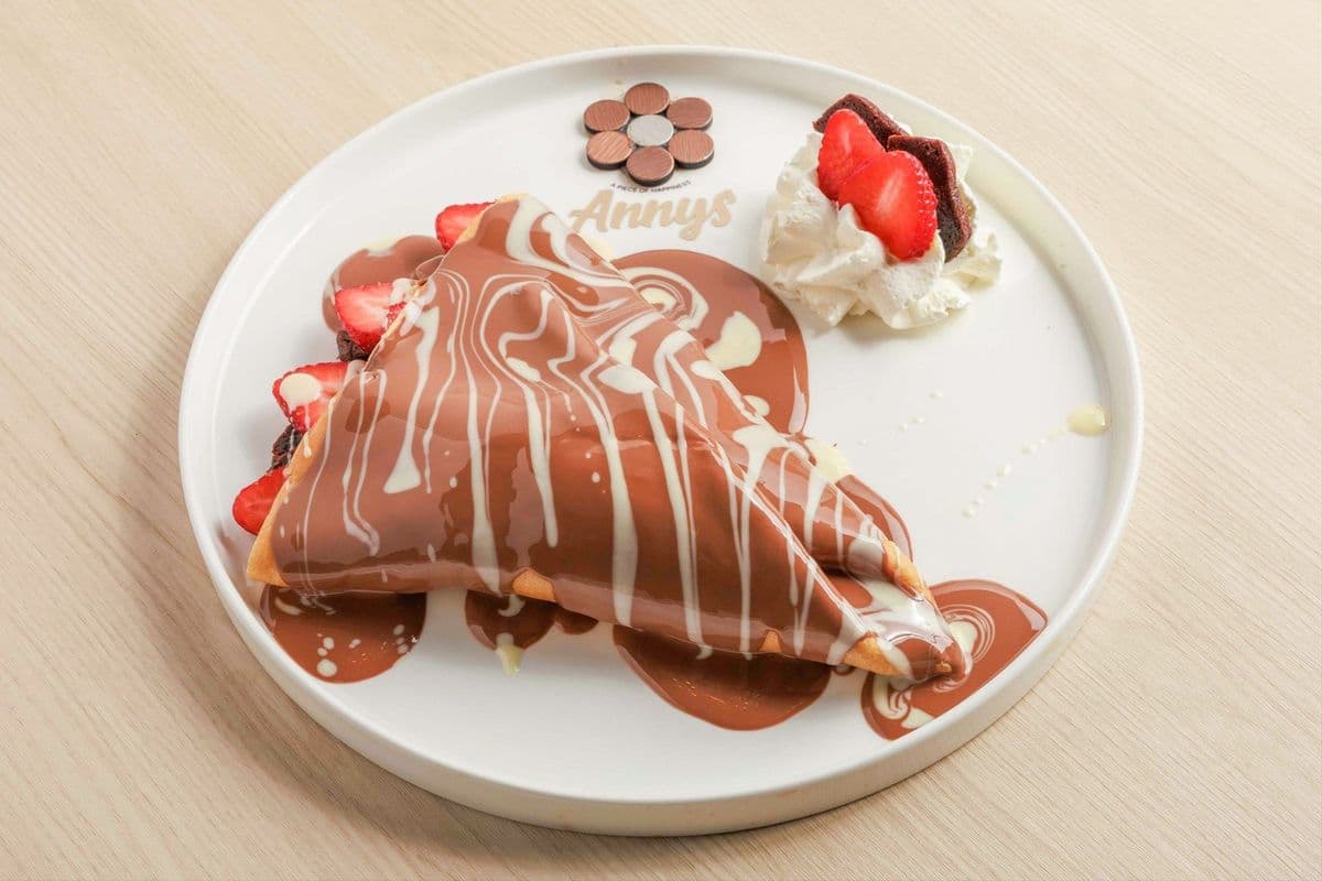 Strawberry and Brownie Crepe
