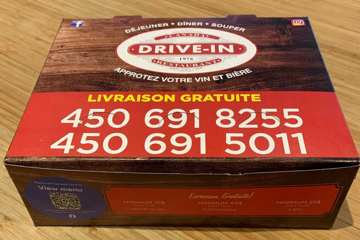 Special Box F ( 1 Hamburgers 1 poulet croustillant 1 rondelles d'oignons/ 1 Burgers 1 chicken burger 1 onion rings) (1 Drink)