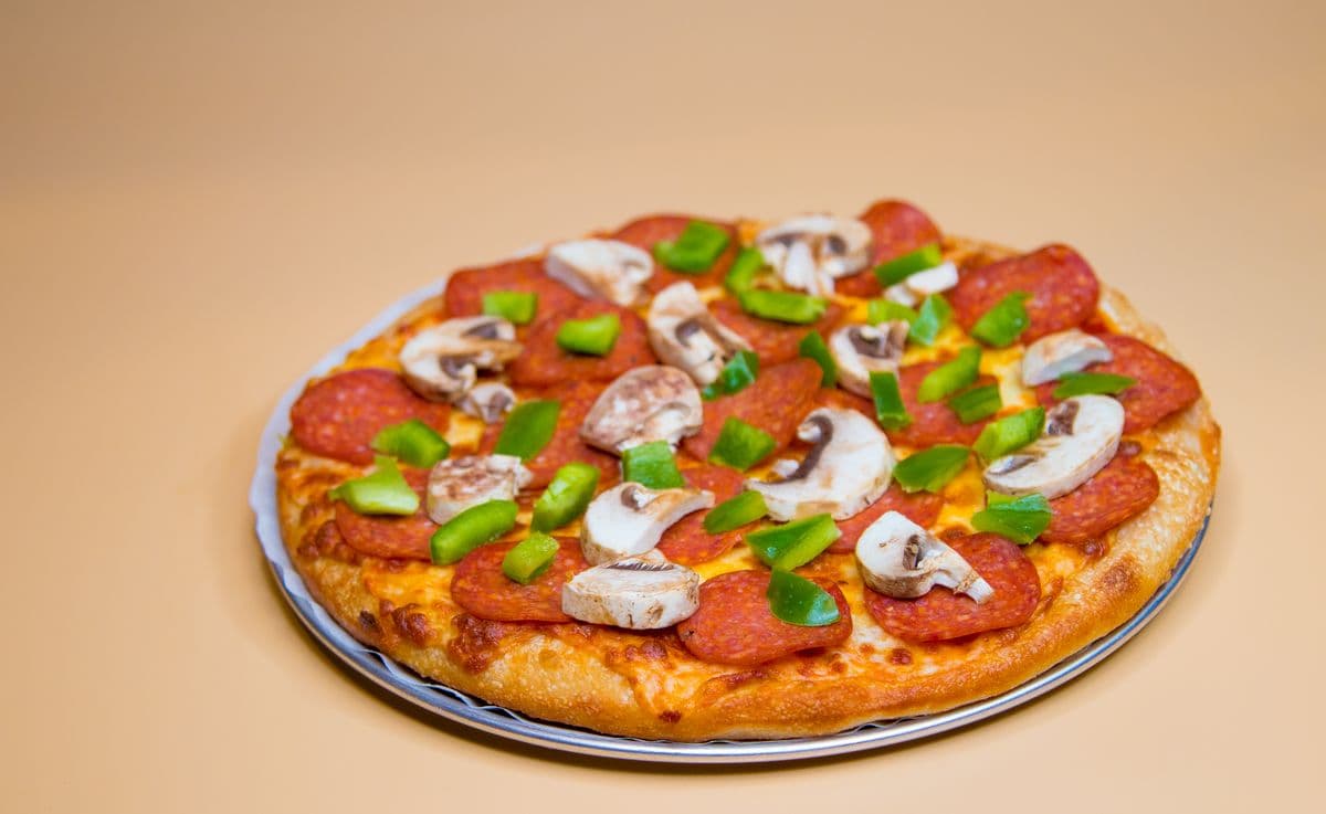 14" Pepperoni Deluxe Pizza