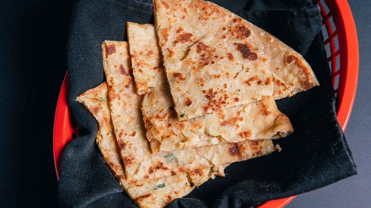 Lachha Naan (layover Naan)