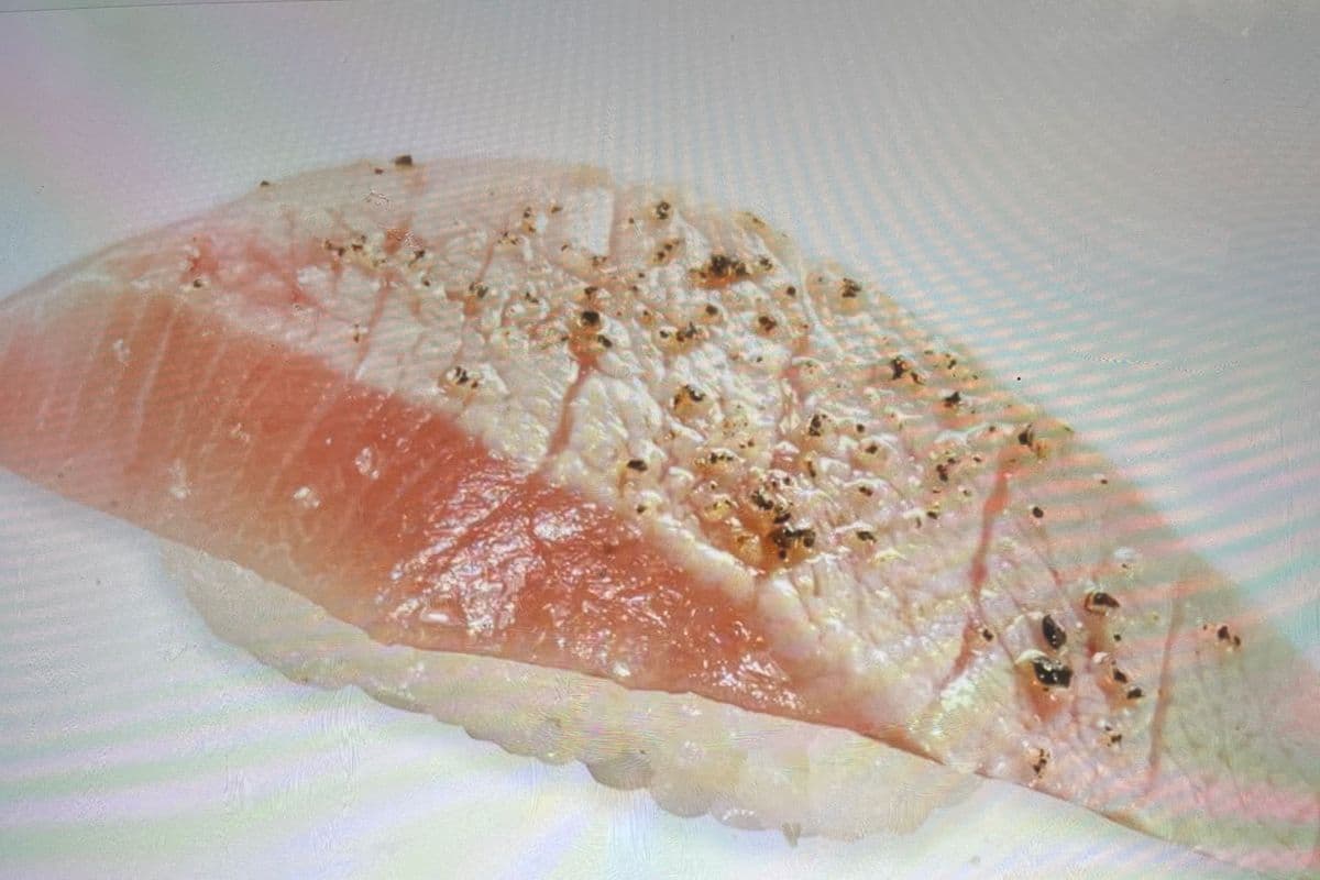 Tuna Toro Aburi (金枪肚腩寿司)1pc