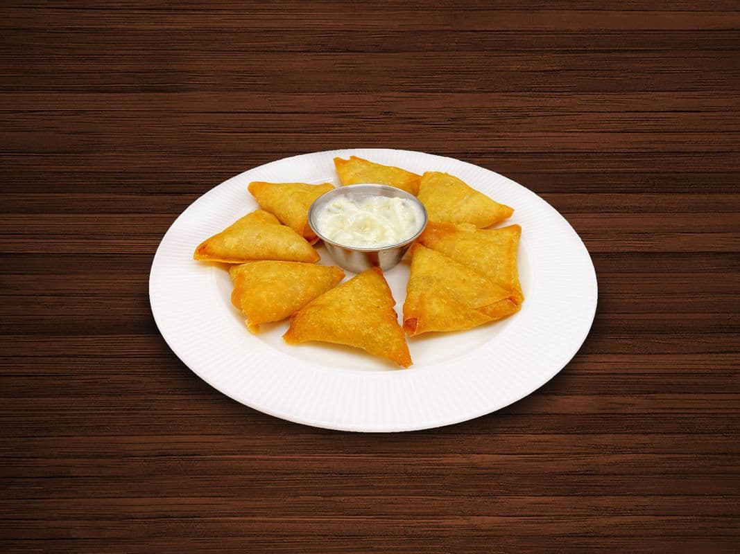 Mini Veggie Samosa with Tzatziki Sauce (Vegetarian) (8 pcs)