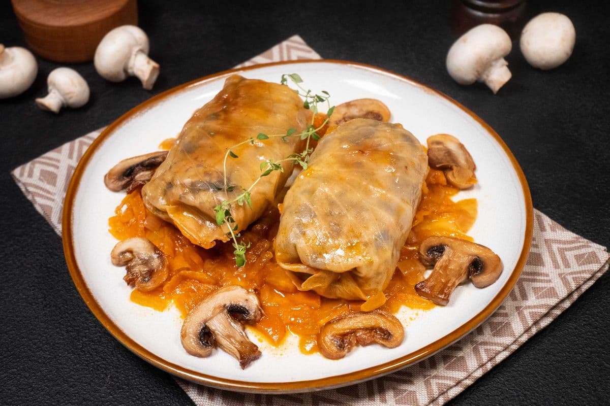 FROZEN Mushrooms cabbage rolls with tomato vegetable sauce 2lb (1kg)