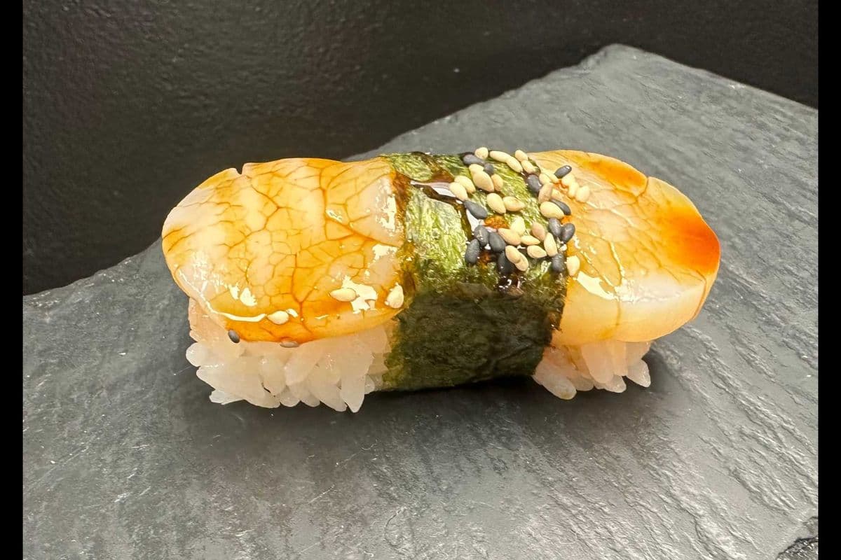 Scallop Nigiri (1pc)