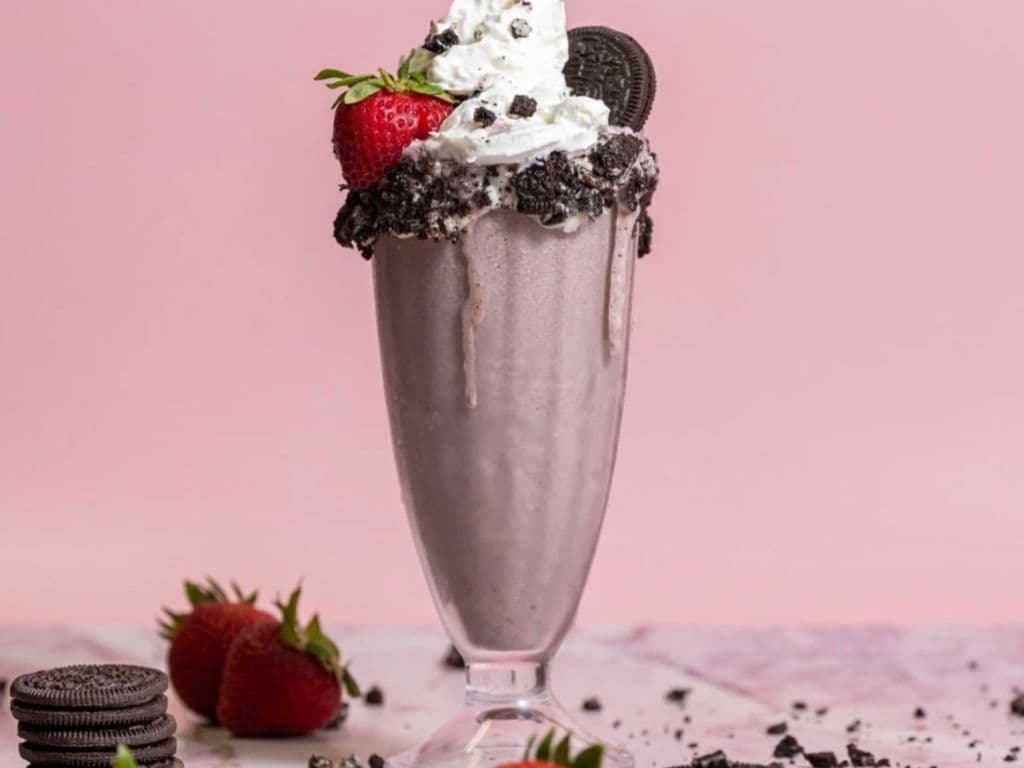 Strawberry Oreo Shake