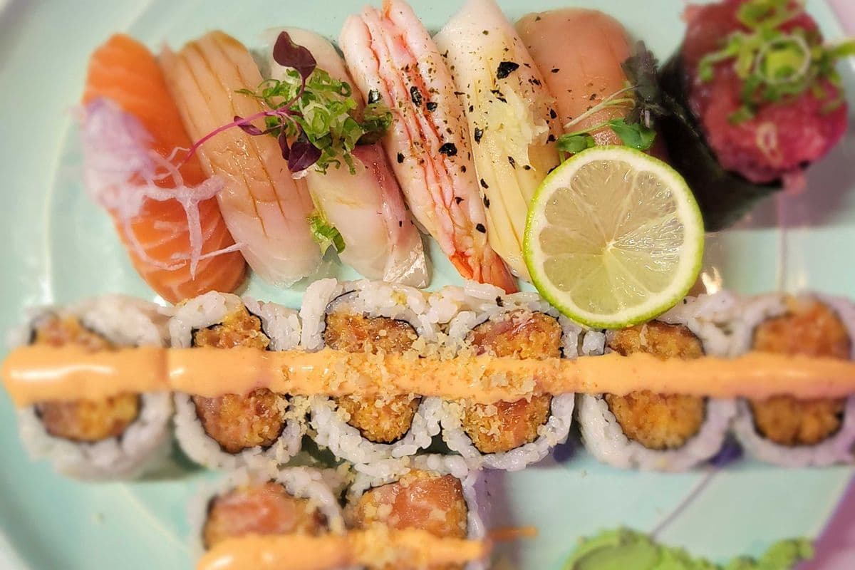 Combo 4 (Sushi and Roll)