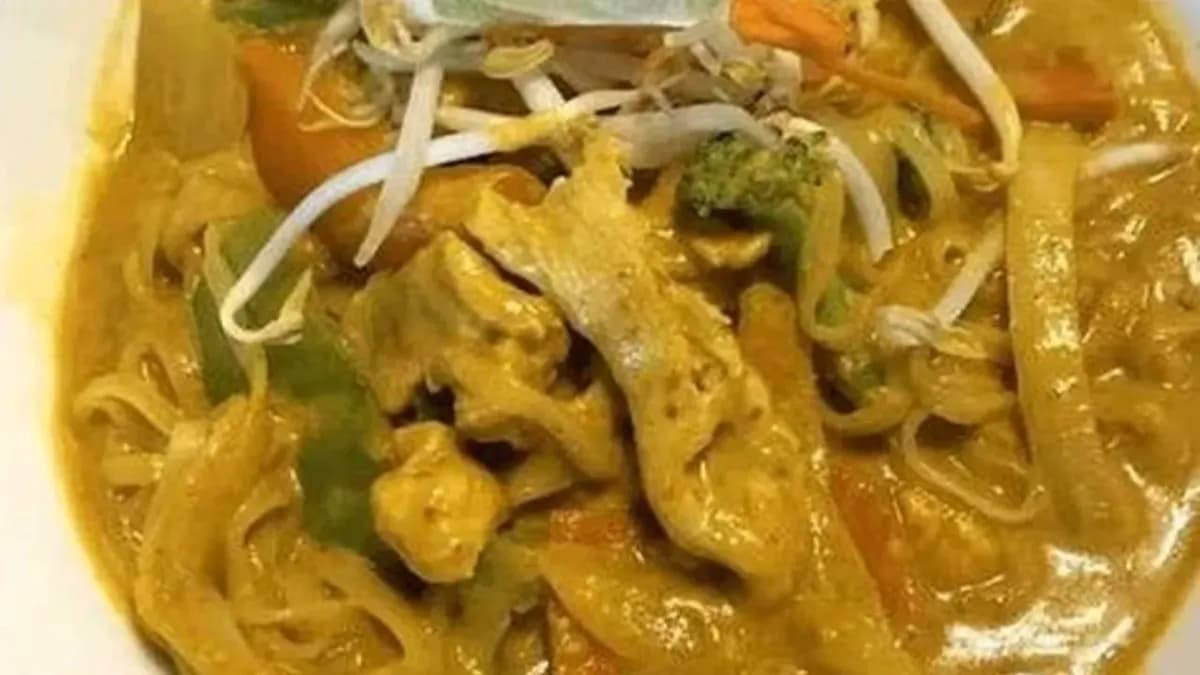 Coconut Golden curry noodles Bowl