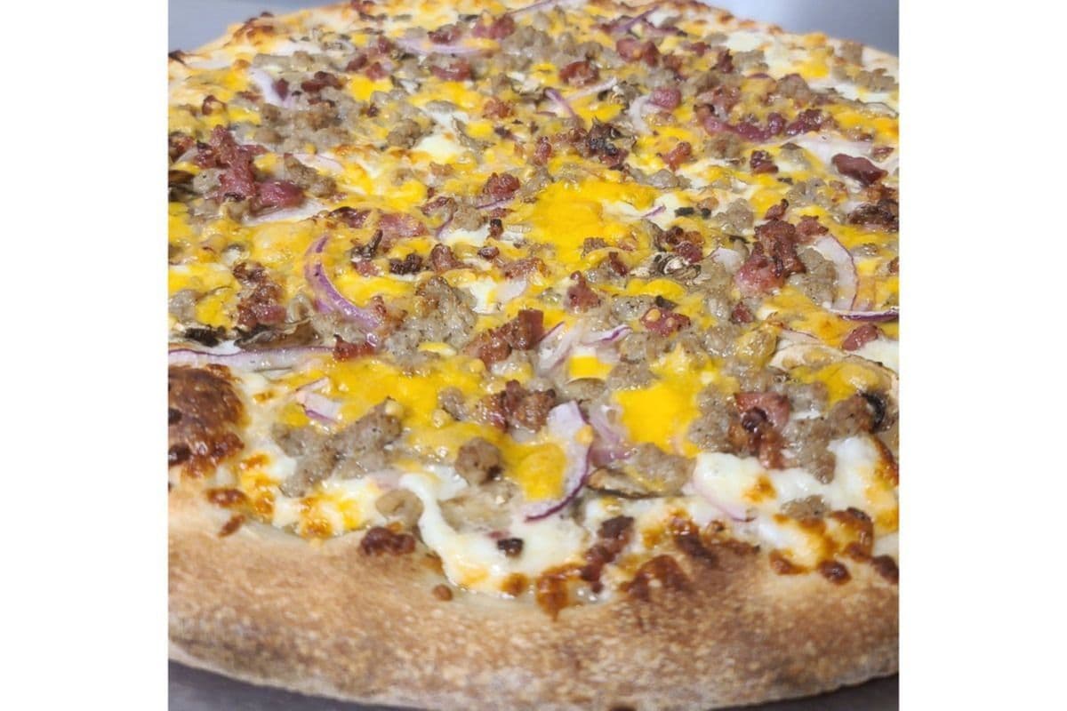 Bacon Cheeseburger Pizza
