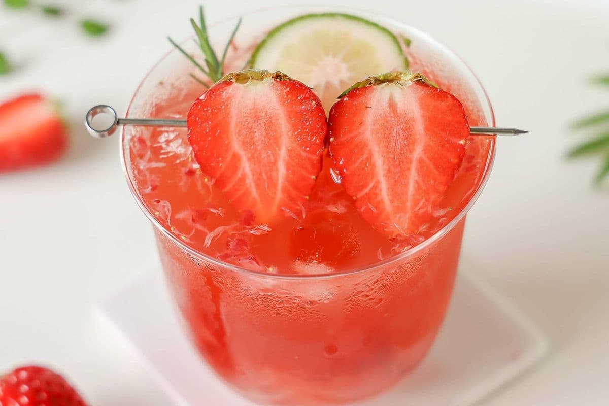 Strawberry Lemonade (700ml)