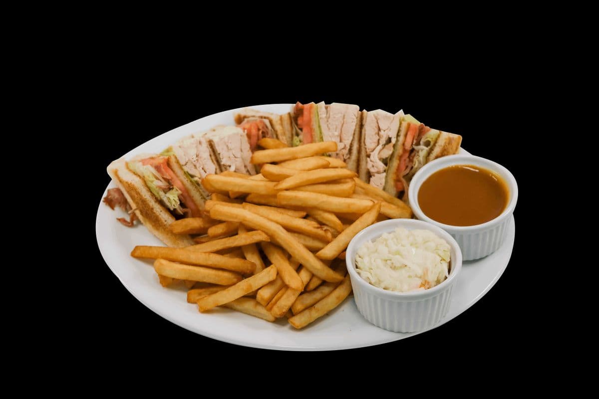 8. Repas club sandwich (viande blanche) / Club Sandwich Meal (White Meat)